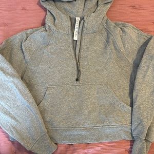 Lululemon Scuba Half Zip size M/L